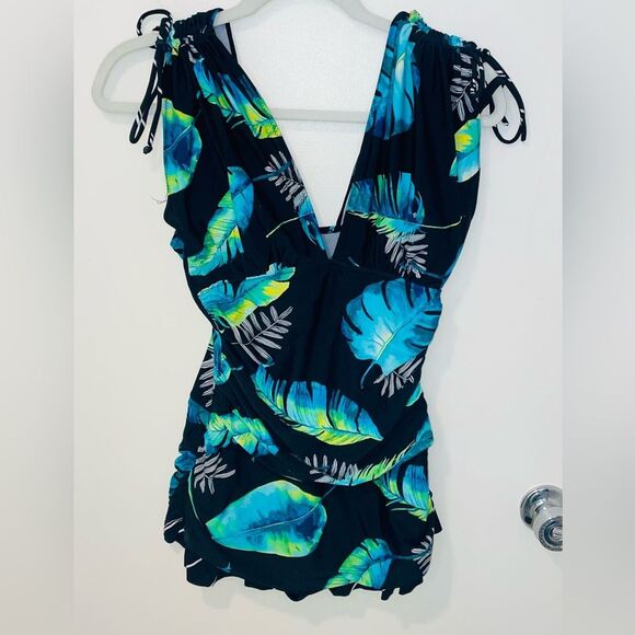 Mazu Swim women's one-piece swimdress tropical leaf print tummy control lined 10